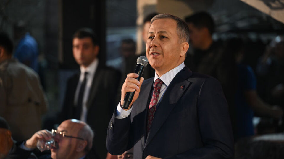 Cumhurbaşkanına hakaret eden 43 kişiye gözaltı