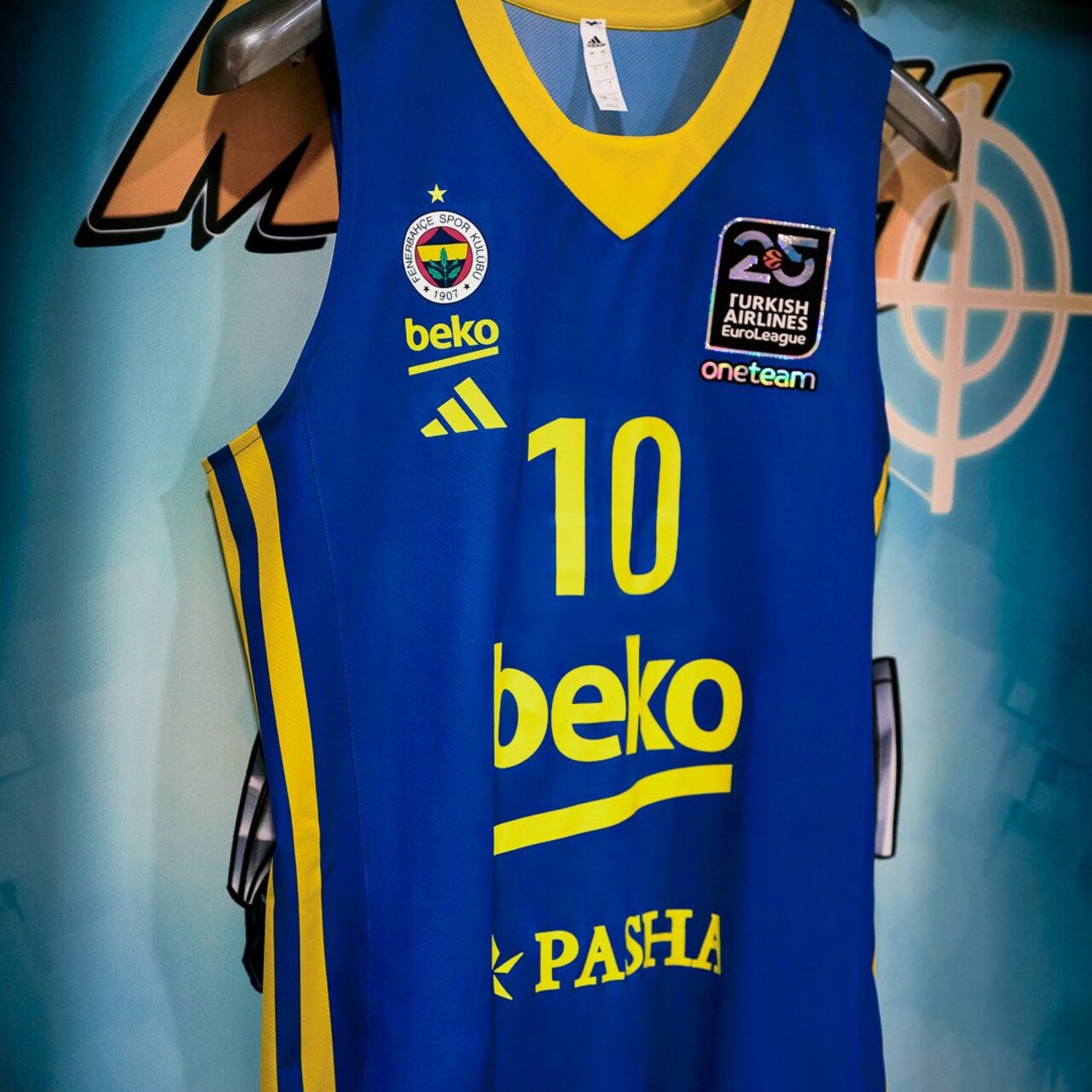 Fenerbahçe'ye 'retro' forma