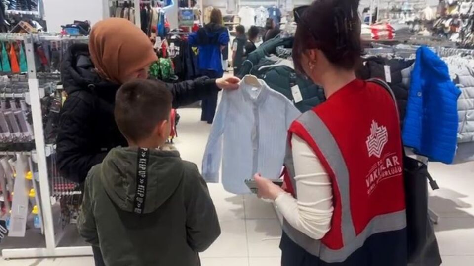 Edirne'de ihtiyaç sahibi çocuklara bayramlık kıyafet