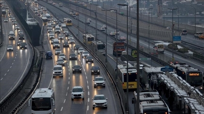 İstanbul'da trafik yoğunluğu yaşanıyor
