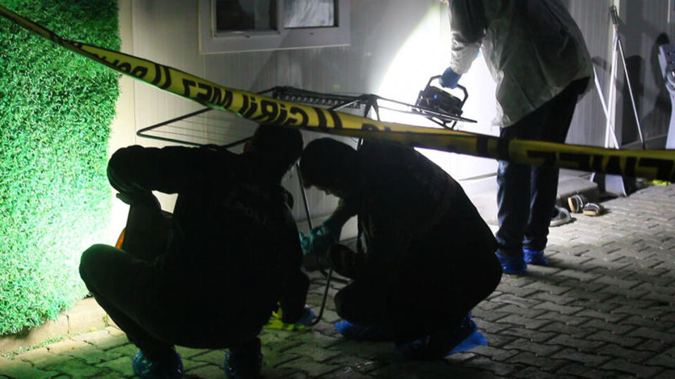 Oğluyla tartışan kişiyi tüfekle öldürdü