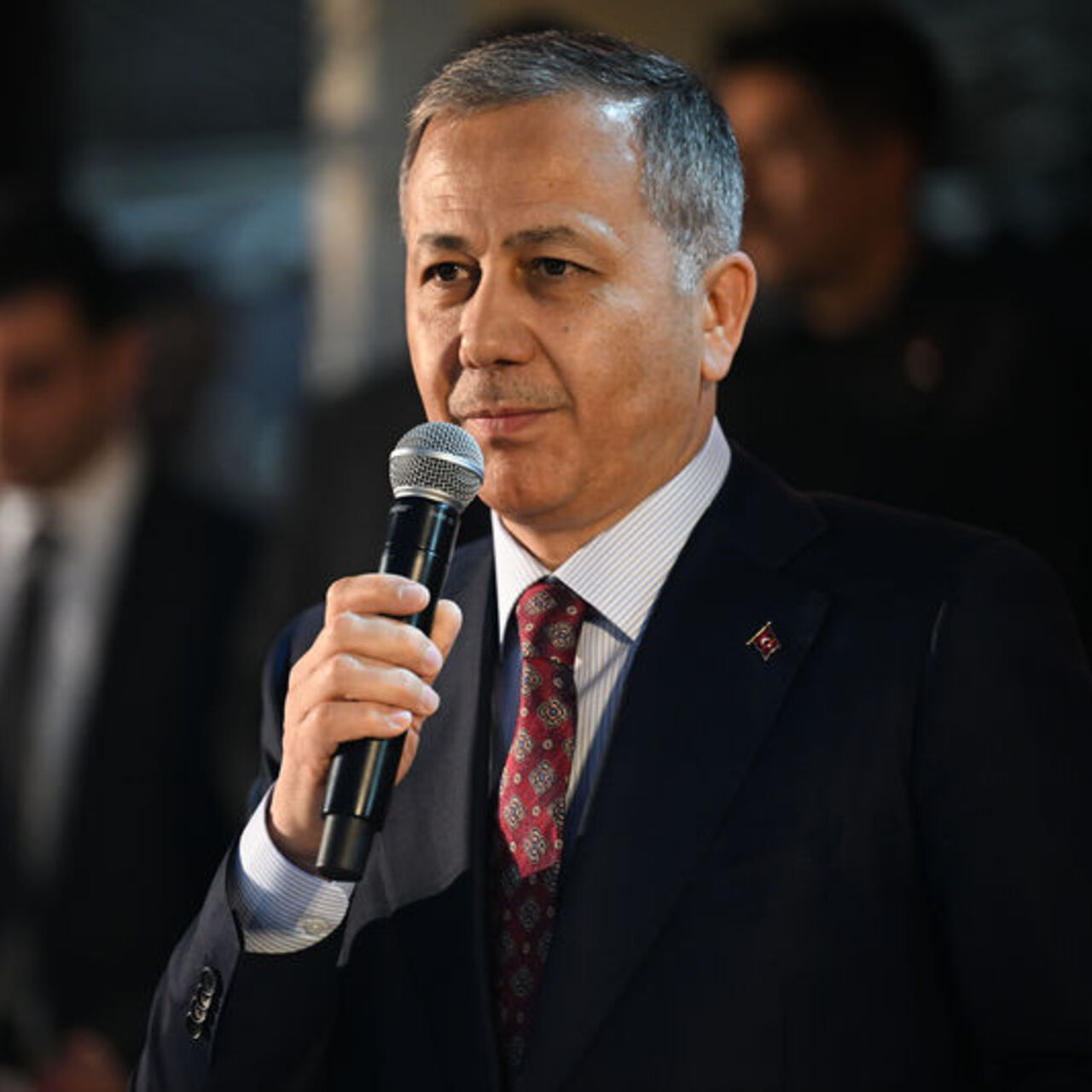"Kahraman polislerimizle iftihar ediyorum"