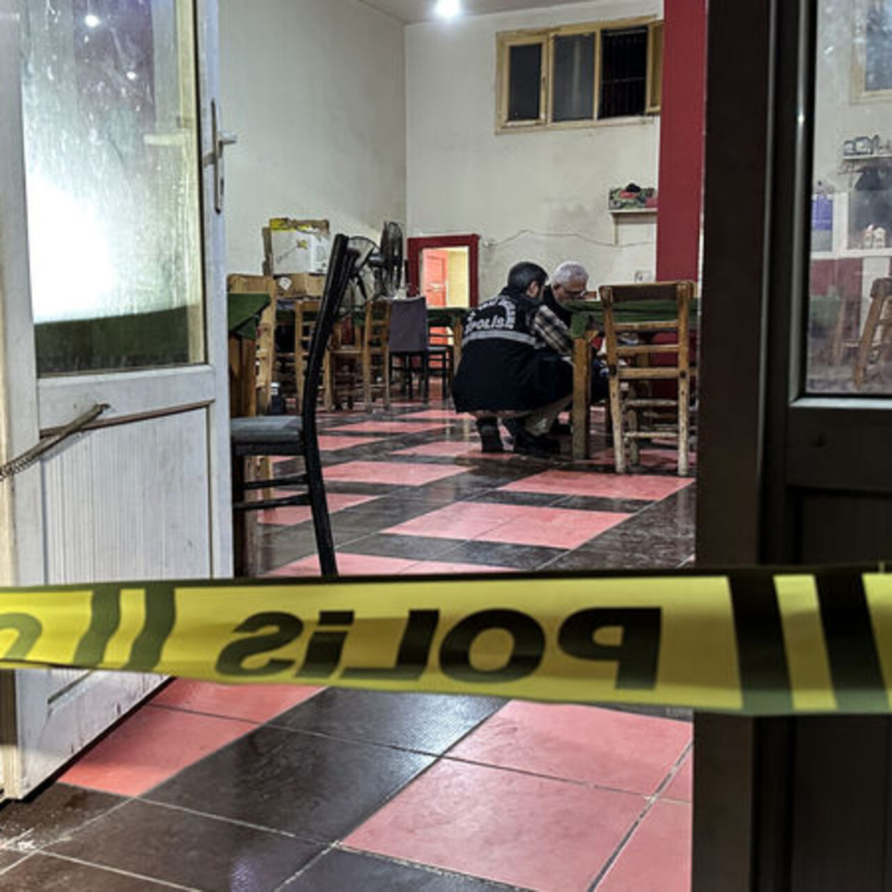 Kahvehanede silahlı saldırı: 2 ölü