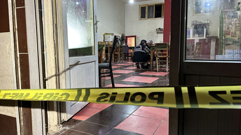 Kahvehaneye silahlı baskın: 2 ölü