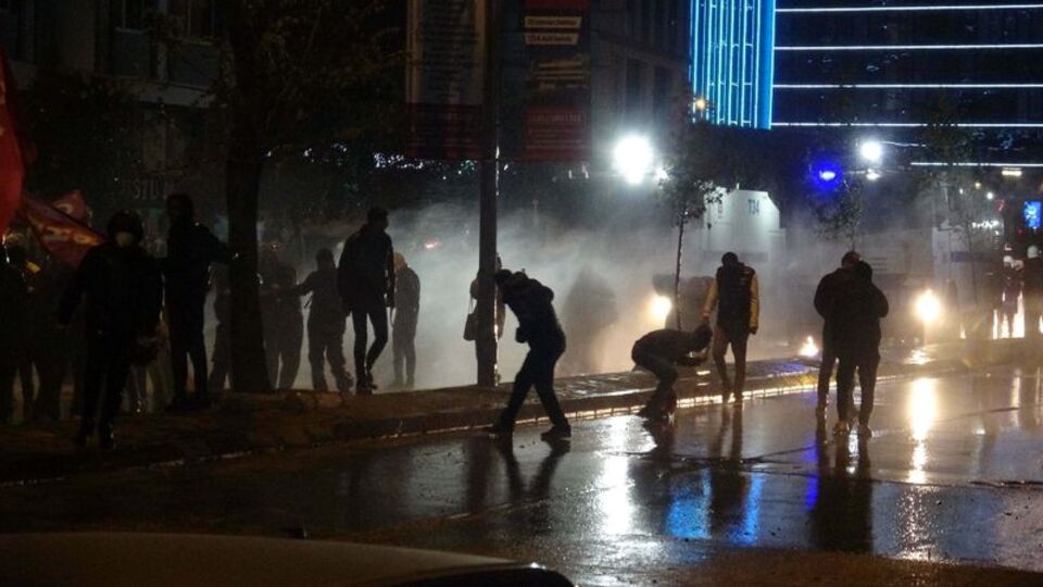 İzmir'deki protestolarda 10 tutuklama