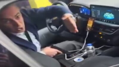 Motosikletliyi silahla tehdit etti!