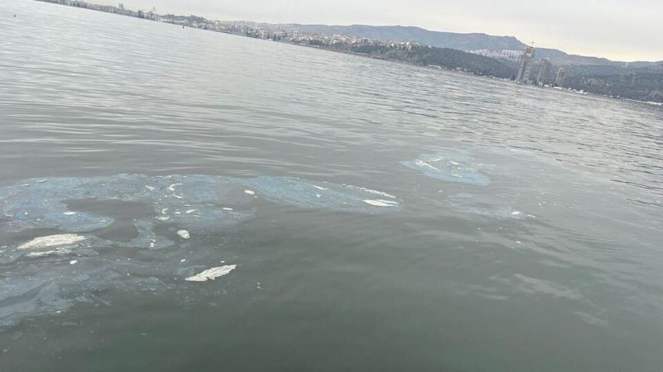 İzmir Körfezi'ni kirleten firmaya 8.3 milyon lira ceza