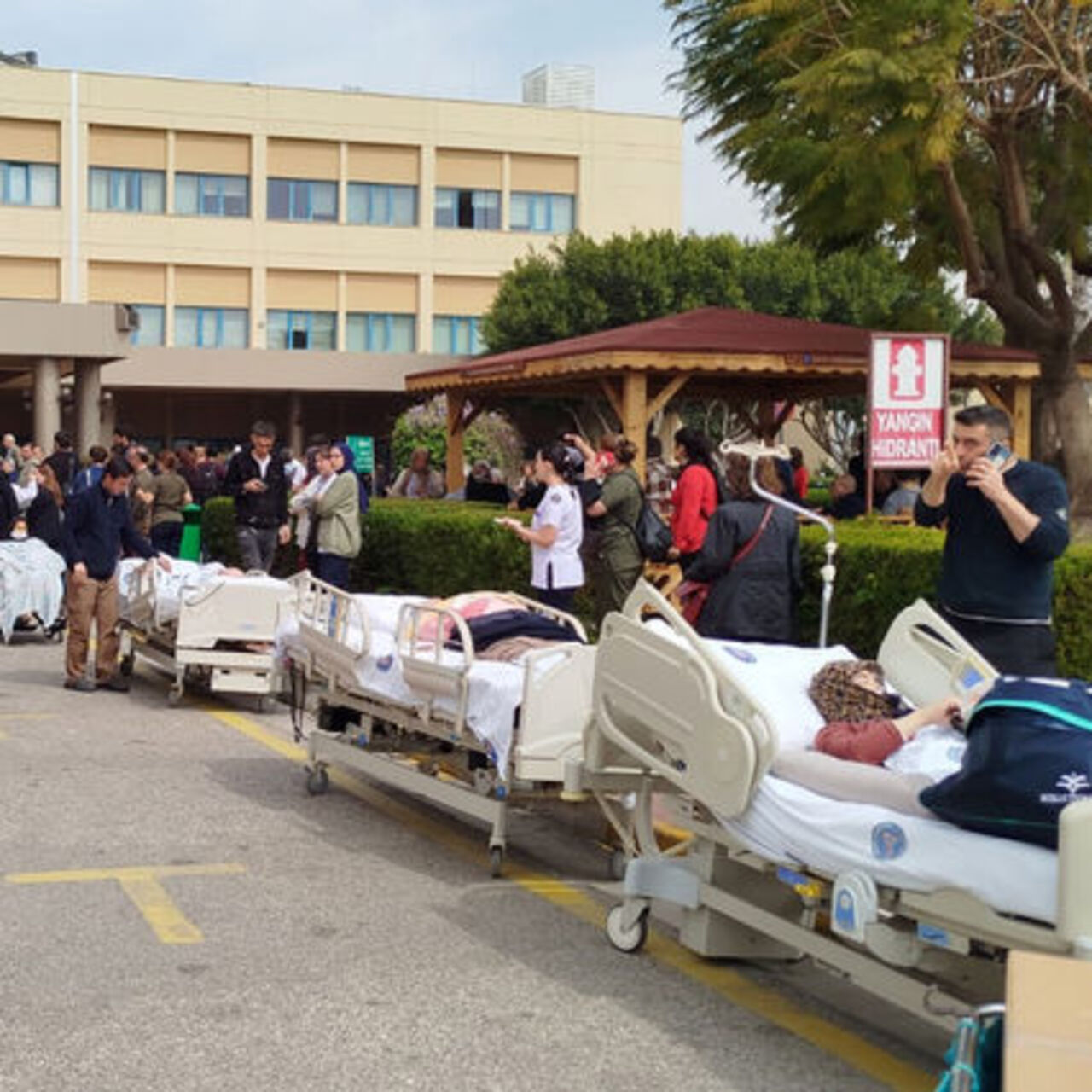 Akdeniz Üniversitesi'nde yangın paniği