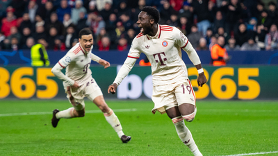 Bayern Münih'e Davies ve Upamecano şoku!