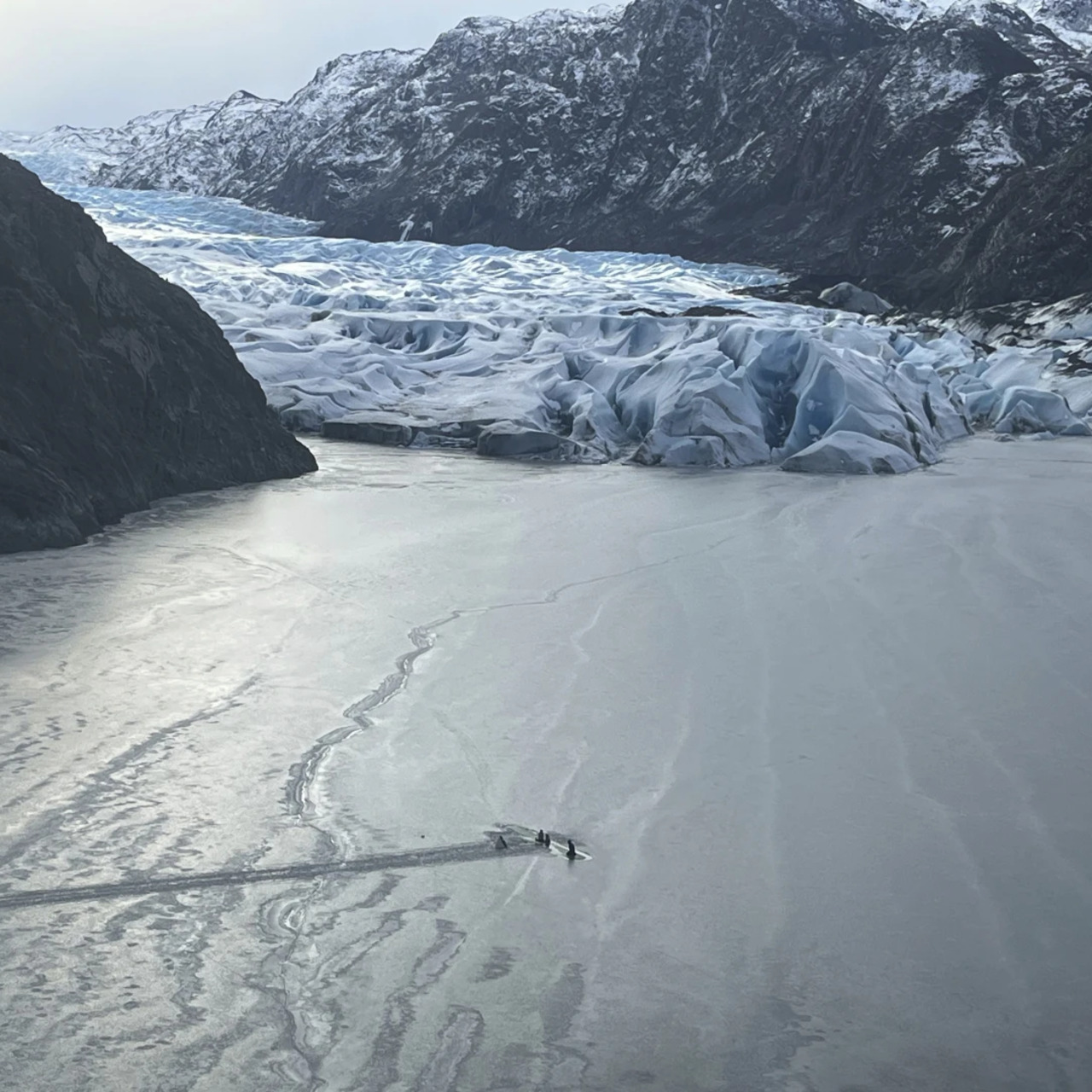 Alaska'da mucize! Uçak enkazından sağ çıktılar