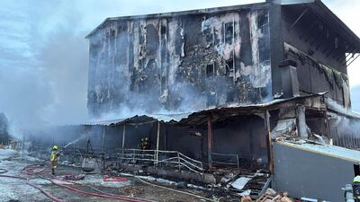 Uludağ'da kapatılan otelde yangın: 2 ölü