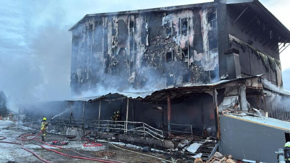 Uludağ'da kapatılan otelde yangın: 2 ölü