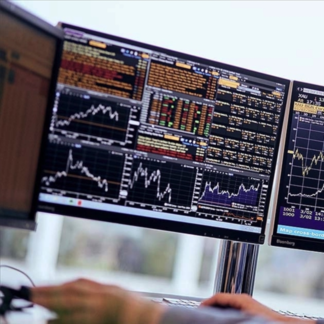 Yabancılar 443,8 milyon dolarlık hisse sattı