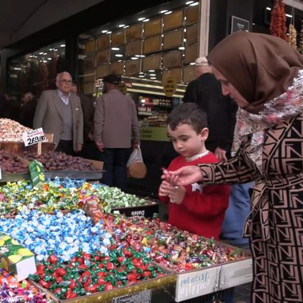 Tarihi Ulus Hali'nde bayram yoğunluğu