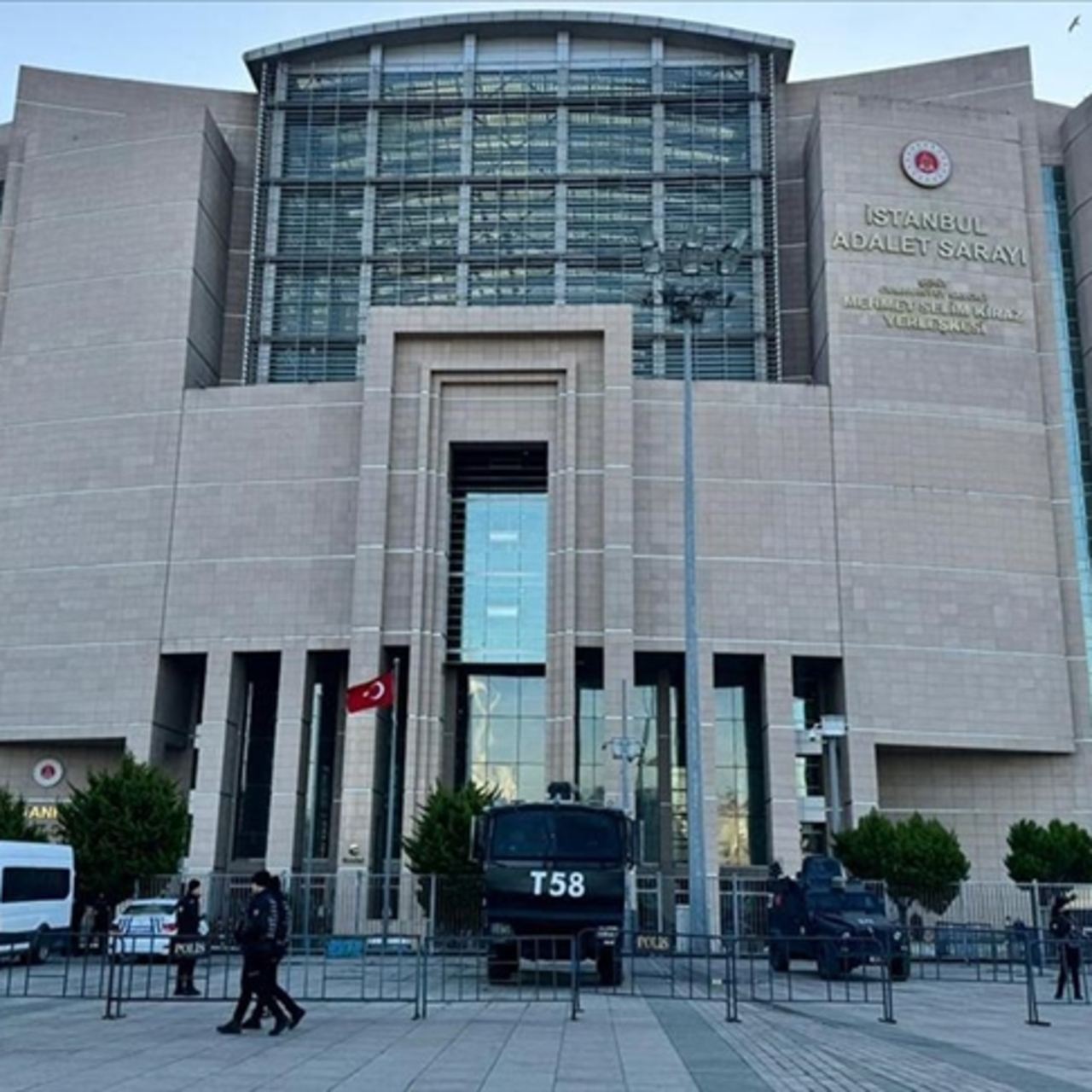 İmamoğlu soruşturmasında 14 kişinin mal varlığına el koyuldu