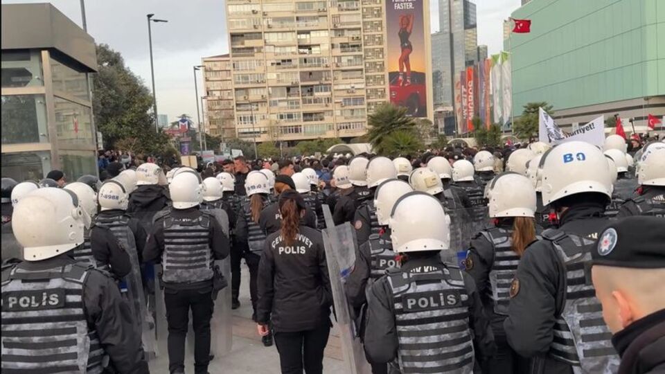 Şişli'de izinsiz yürüyüş engellendi