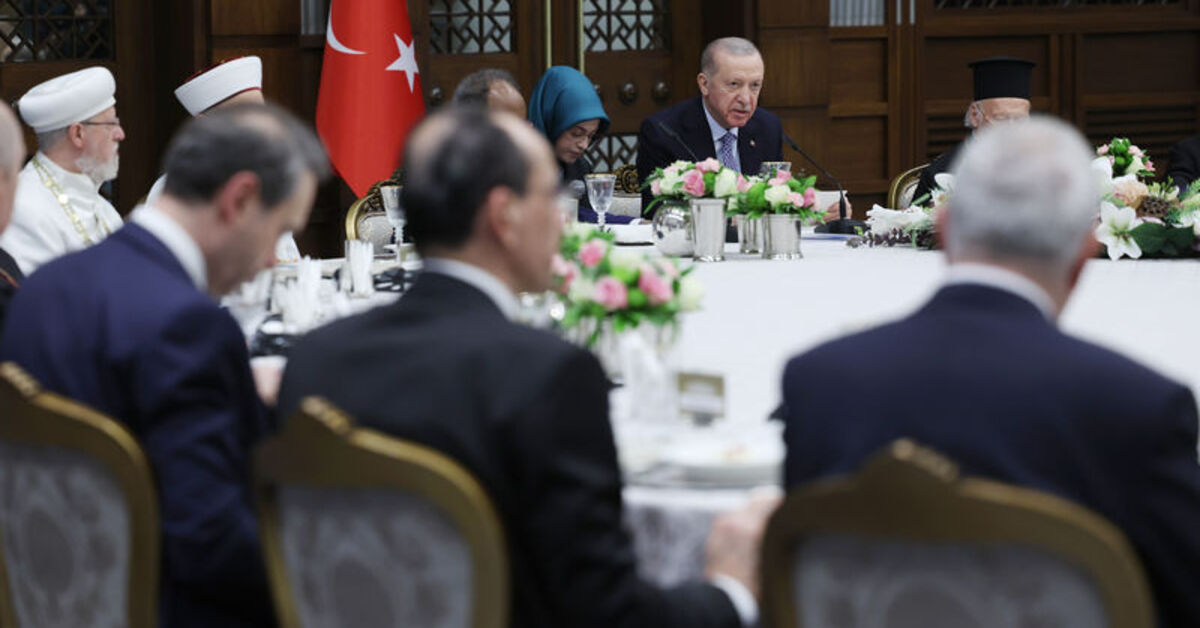 Cumhurbaşkanı Erdoğan dini azınlık temsilcileriyle iftarda bir araya geldi