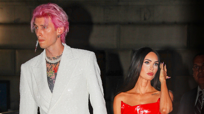 Dördüncü çocuğunu kucağına aldı