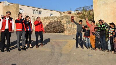 8 bin 820 köyde 300 bin çocuğa ulaştılar