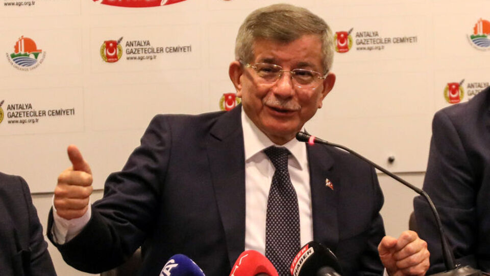 "Gençleri bırakın, bayramı aileleriyle geçirsinler"