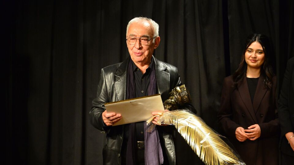 Şener Şen'e ödül