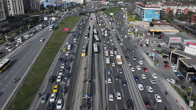 İstanbul'da trafik kilitlendi