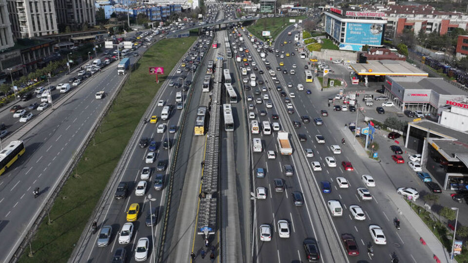 İstanbul'da trafik kilitlendi