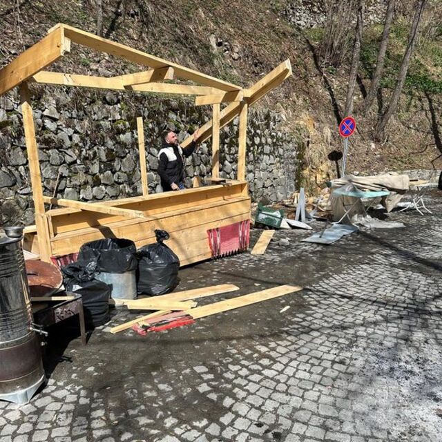 Sümela çevresindeki tezgahlar kaldırıldı
