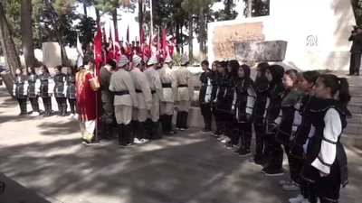 Şahin Bey, anıt mezarı başında anıldı