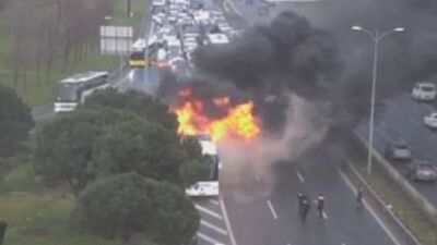 Esenler'de otobüs yangını