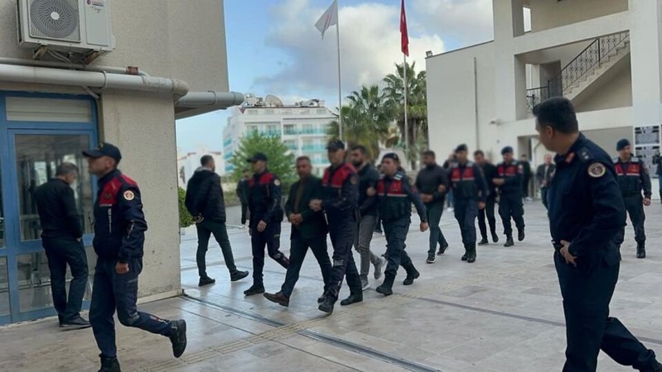 Marmaris'te tefecilik operasyonu: 8 tutuklama