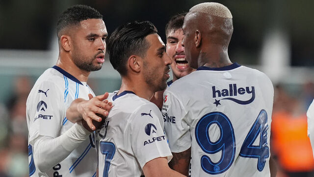 "F.Bahçe lig yarışına geri döndü"