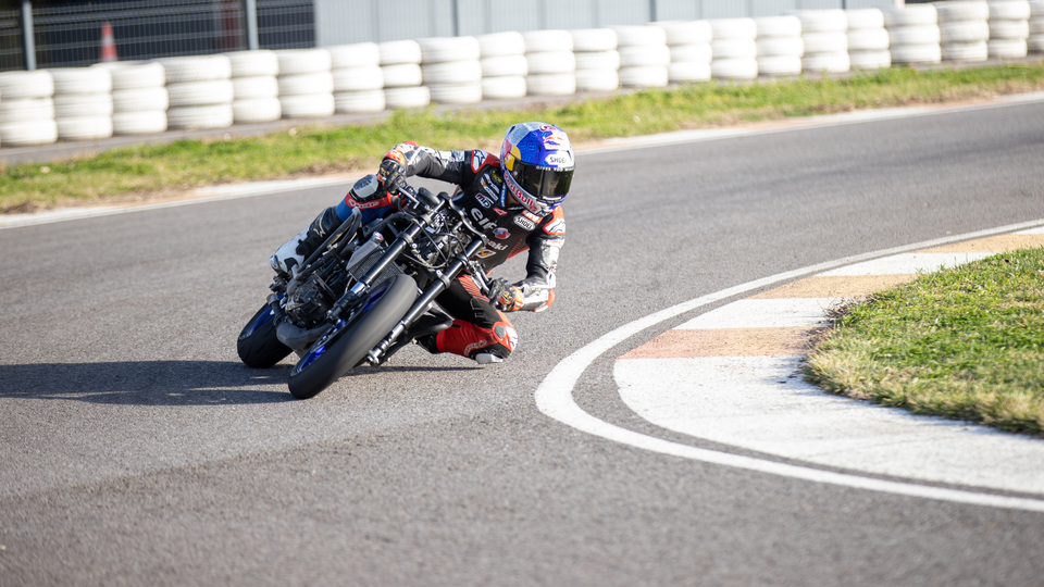 Can Öncü, Portekiz'deki ilk yarışı kazandı