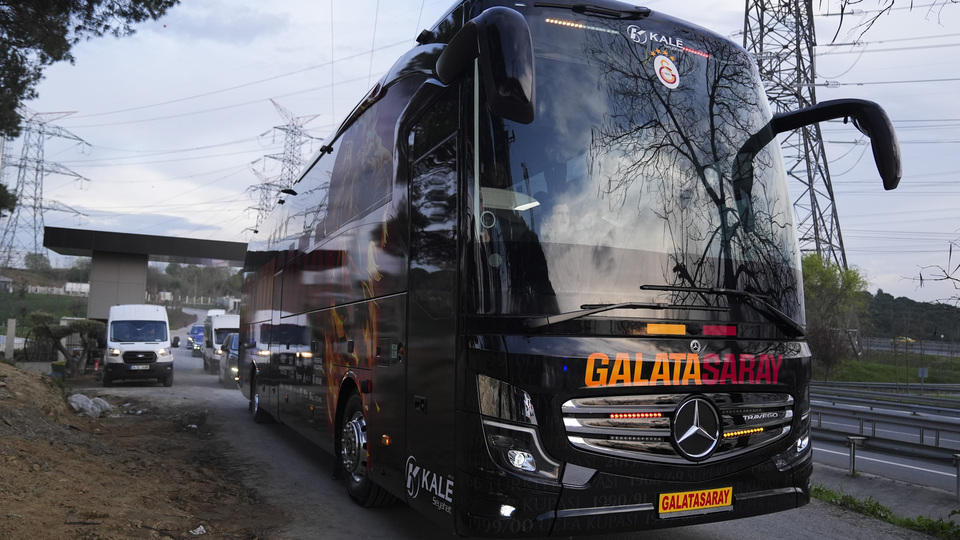 Galatasaray kafilesi, Tüpraş Stadyumu'nda!
