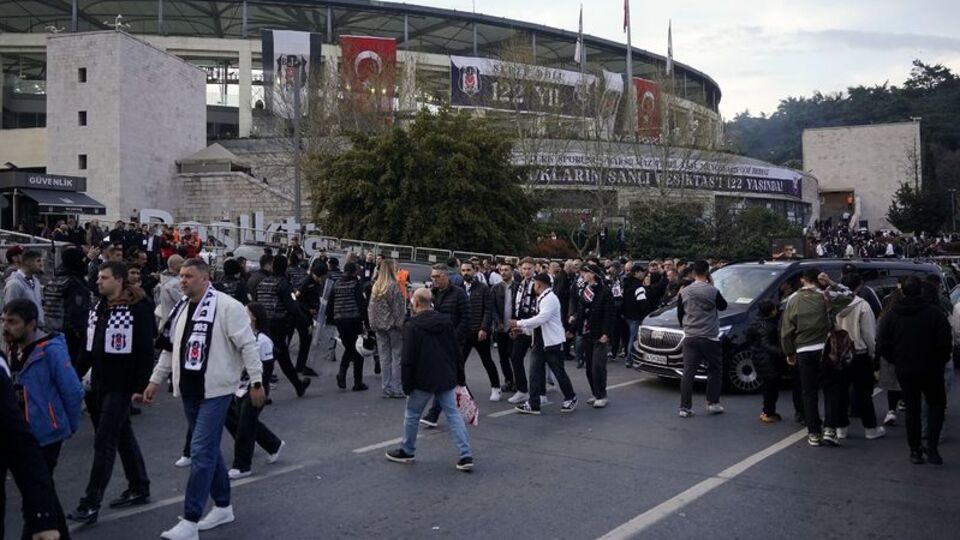 Beşiktaş taraftarından derbiye büyük ilgi