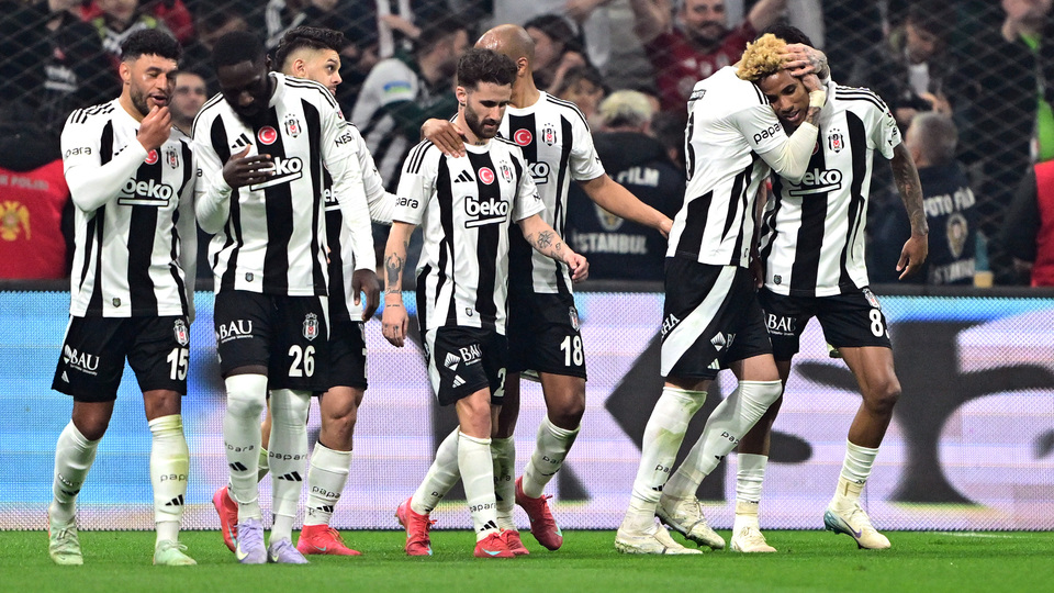 Beşiktaş kötü gidişata derbide son verdi!