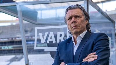 Urs Meier tartışmalı pozisyonları değerlendirdi