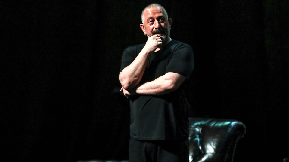 Cem Yılmaz'a gönderme