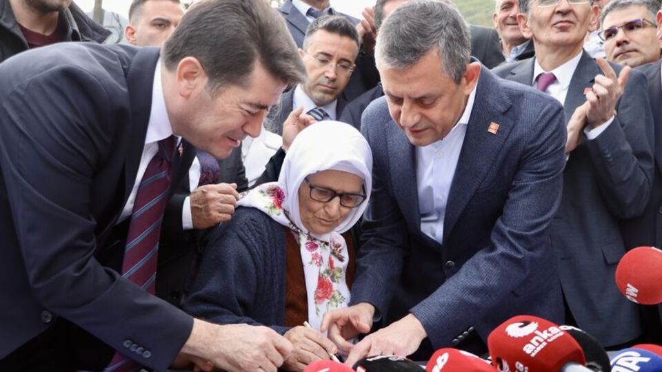 CHP lideri Özel Trabzon'da