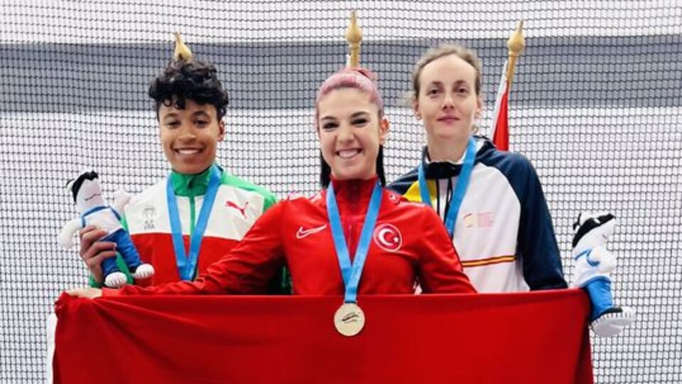 Esra Bayrak, 10. kez Avrupa şampiyonu!