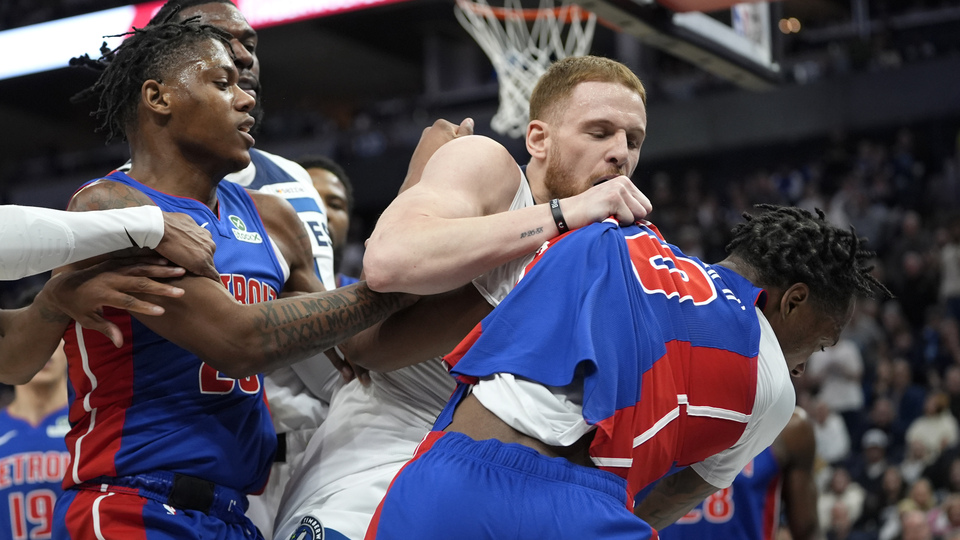 NBA'de kavga: 7 kişi ihraç edildi