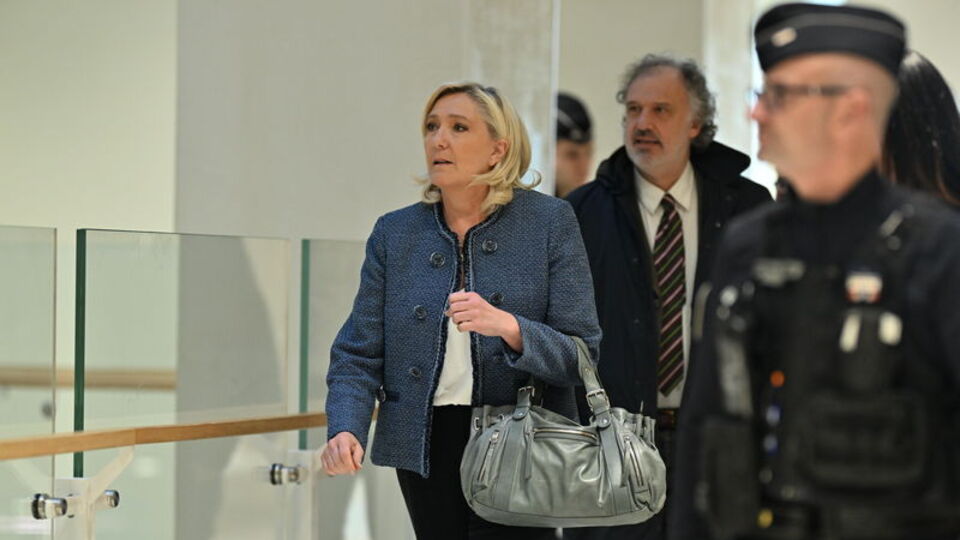 Le Pen yolsuzluktan suçlu bulundu