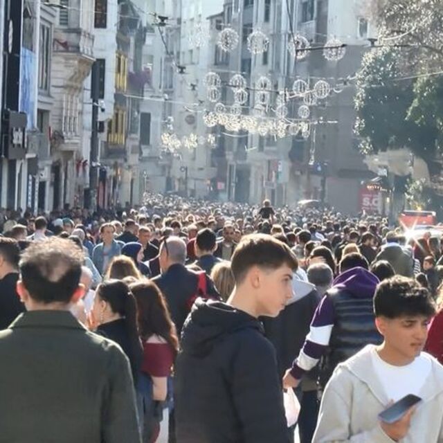 İstiklal'de bayram yoğunluğu
