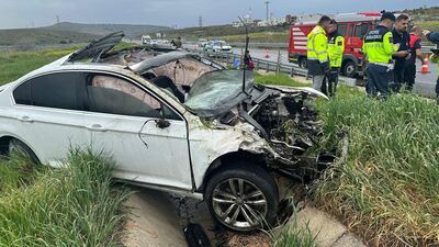 İzmir'de otomobil devrildi: 1 ölü, 5 yaralı