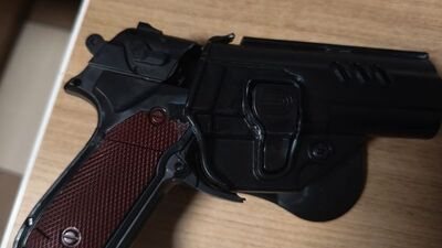 Hamile kadını ve genç kızı bıçaklayıp kaçtı