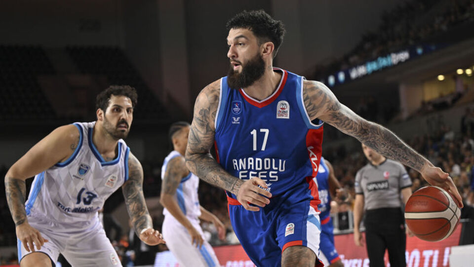 Anadolu Efes, deplasmanda kazandı!
