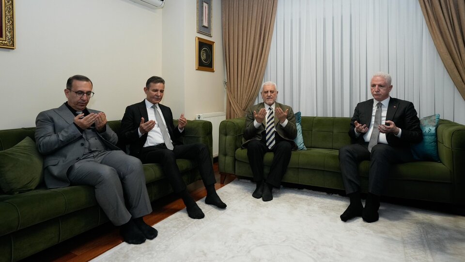 Vali Gül'den şehit savcının ailesine ziyaret