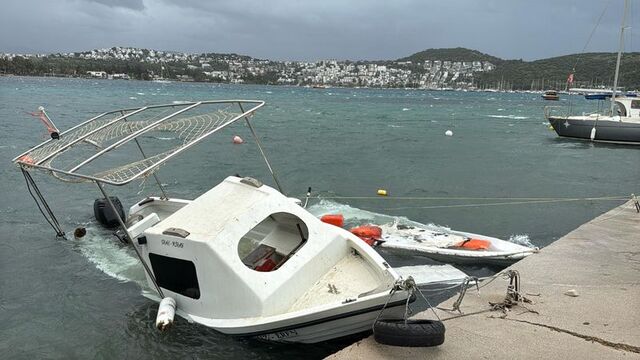 Hızı 100 km! Ne ağaç ne tekne kaldı