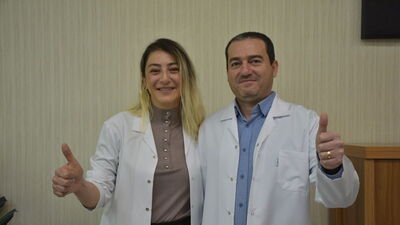 Doktor çift aynı serviste hastalara şifa dağıtıyor