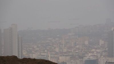 İstanbul'da sis yoğunluğu sürüyor